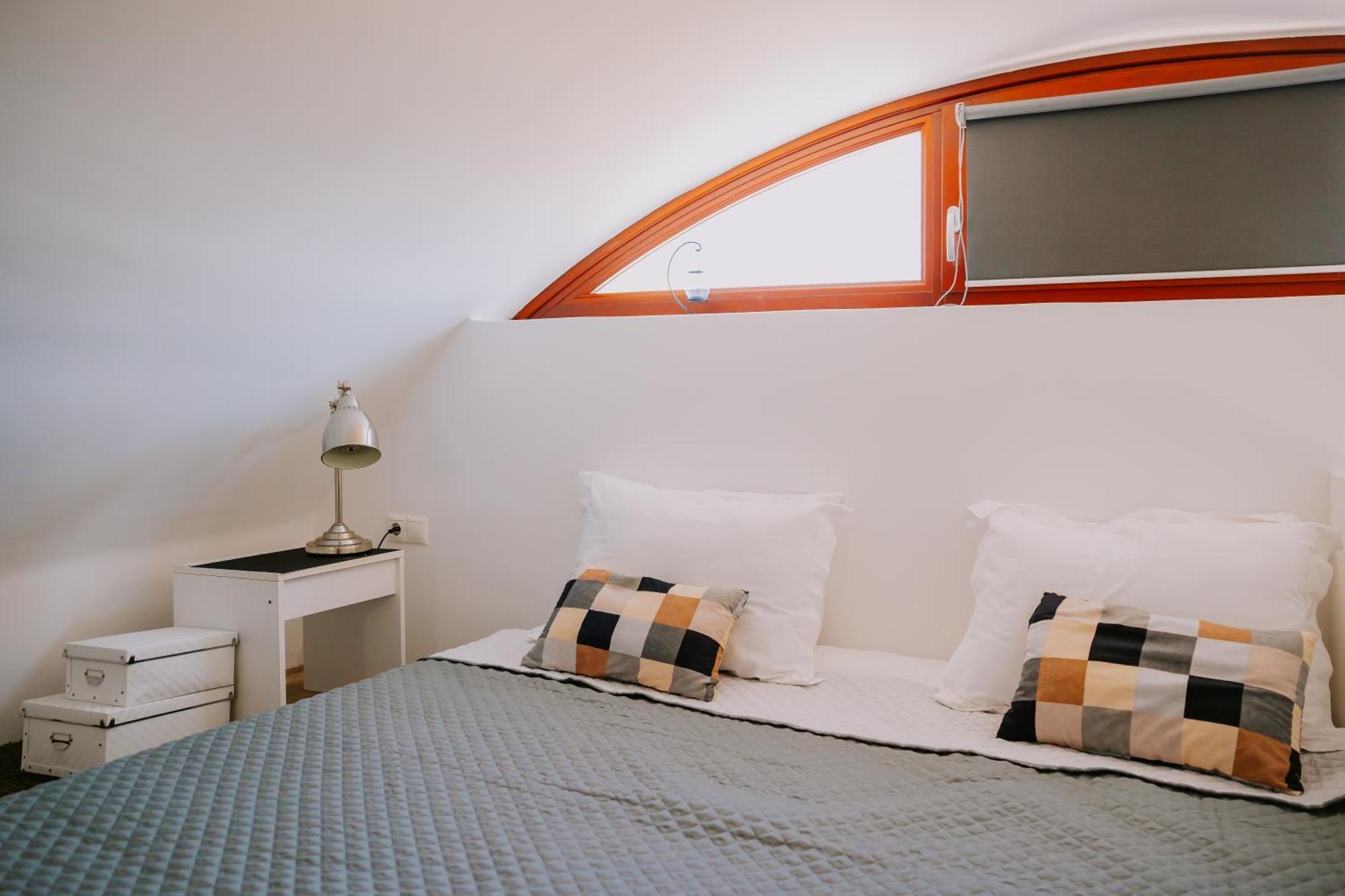 Sun Stories Suites Vóthon Esterno foto